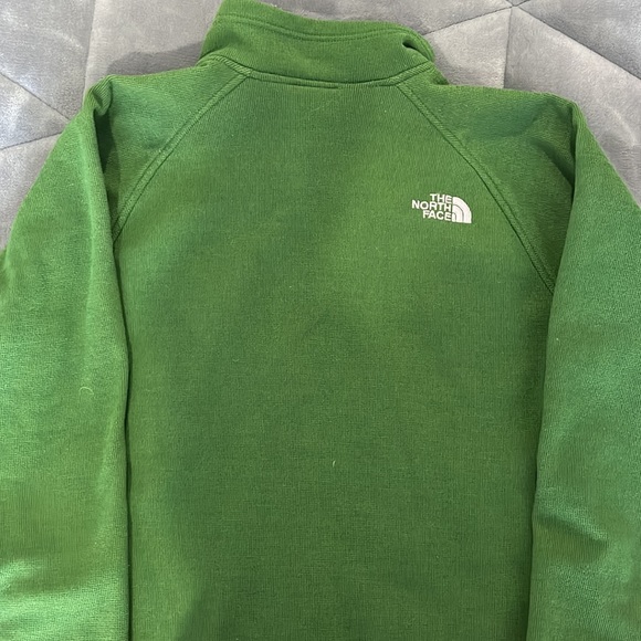 North Face jacket.  Mens M.  Avocado green color - Picture 5 of 5
